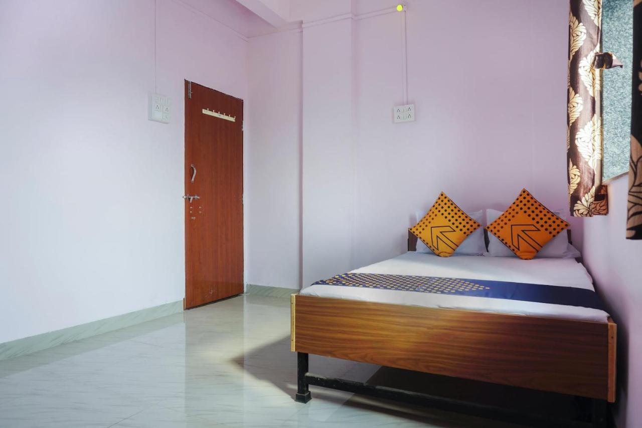 Spot On 65025 Hotel Savai Restaurant And Lodge Sasvad Экстерьер фото