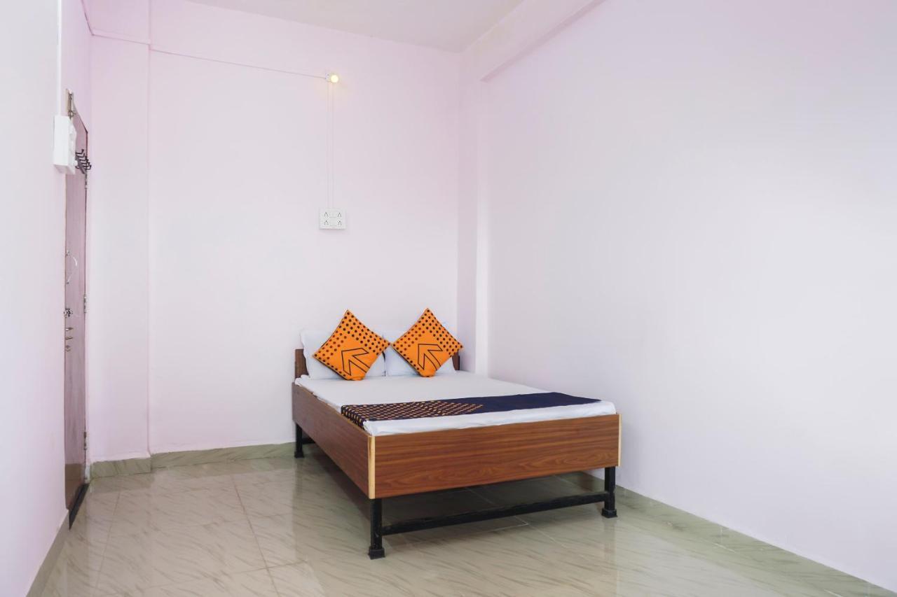 Spot On 65025 Hotel Savai Restaurant And Lodge Sasvad Экстерьер фото