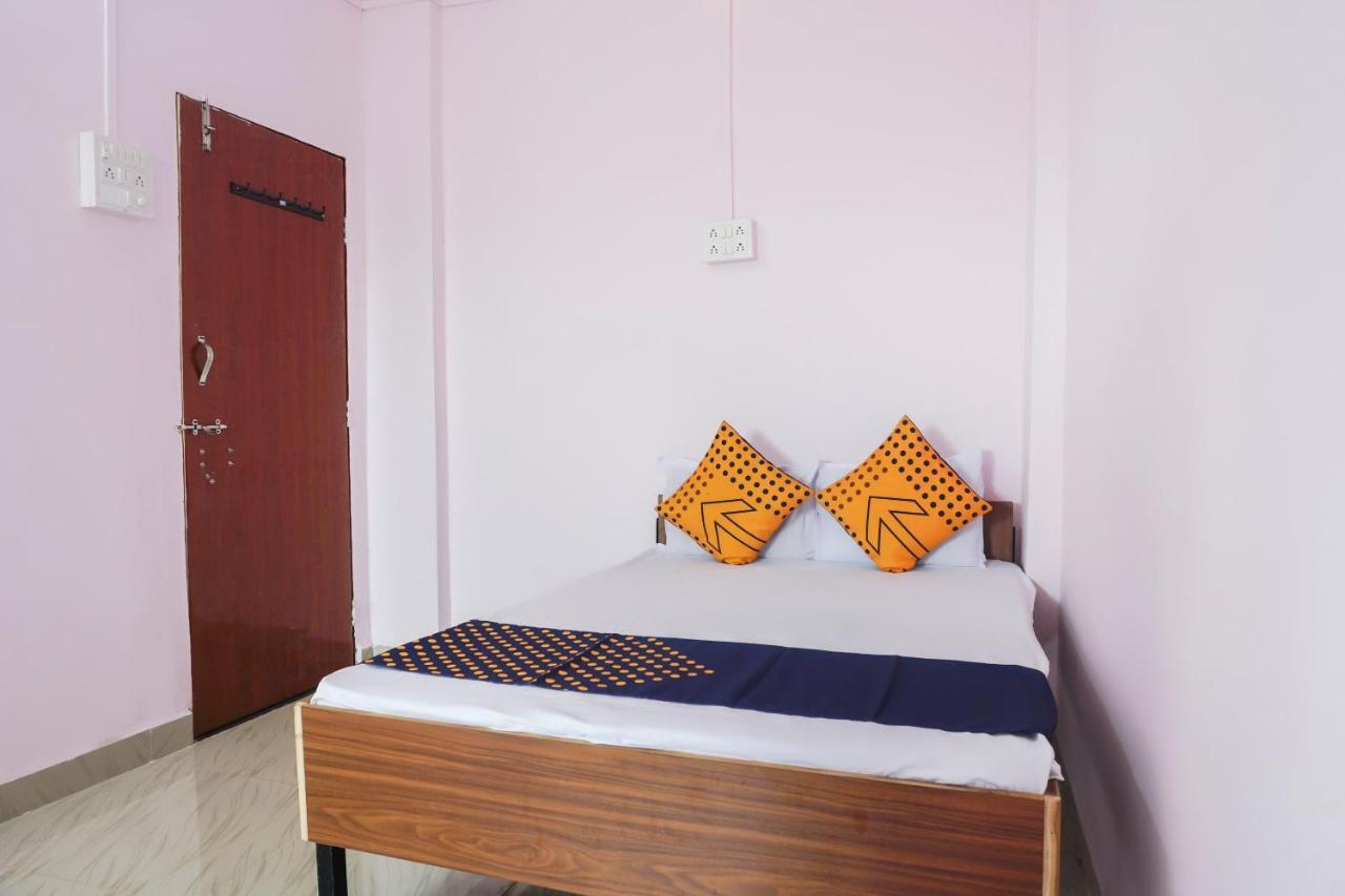 Spot On 65025 Hotel Savai Restaurant And Lodge Sasvad Экстерьер фото